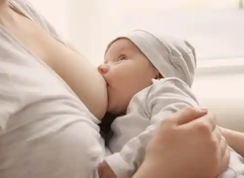 Moeders geven langer borstvoeding