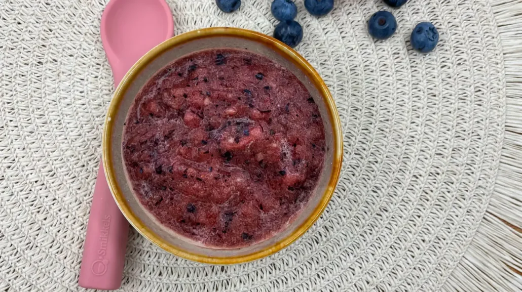 Blauwe bessen en appel fruithapje - recepten voor babyvoeding