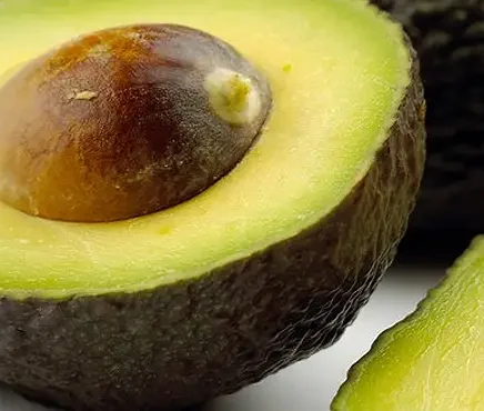 Babyvoeding maken met avocado